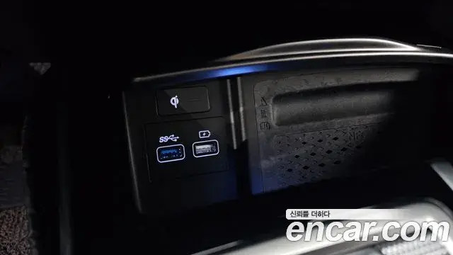 Genesis Electrified G80 2021 — Photo 13/20