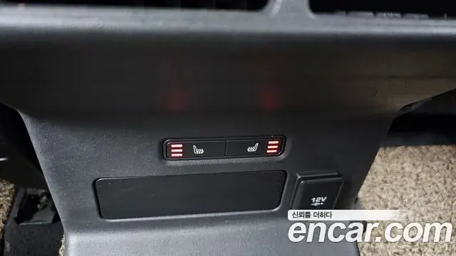 Land Rover Range Rover Velar 2018 — Photo 19/20