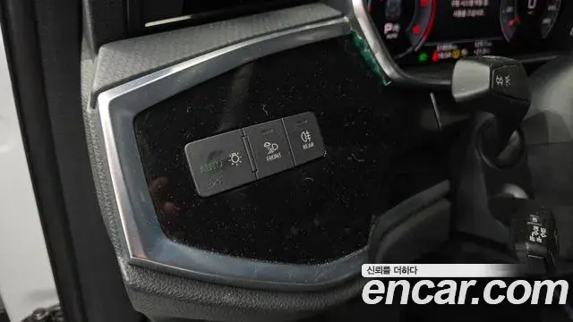 Audi Q3 2020 — Photo 19/20