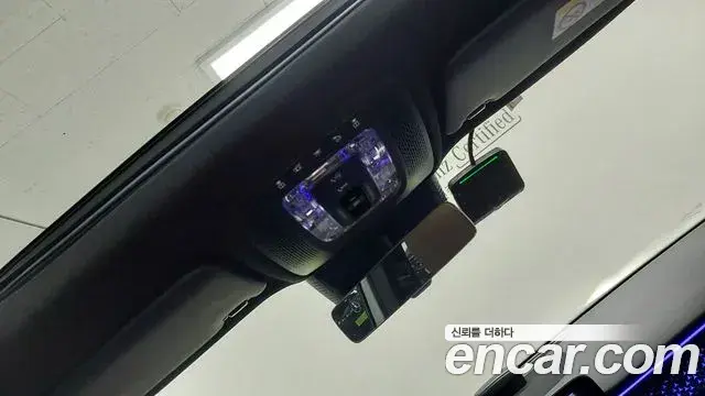 Mercedes-Benz GLB-Class 2025 — Photo 16/18