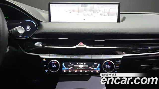 Genesis Electrified G80 2022 — Photo 14/20