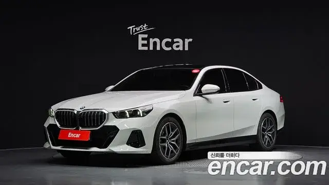 BMW 5 Series 2025 — Photo 1/20