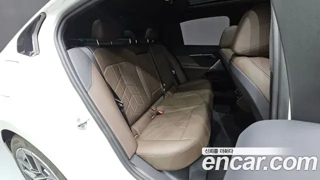 BMW 5 Series 2025 — Photo 11/20