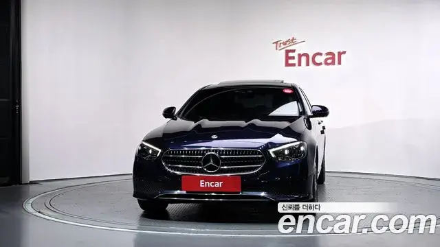 Mercedes-Benz E-Class 2021 — Photo 3/20