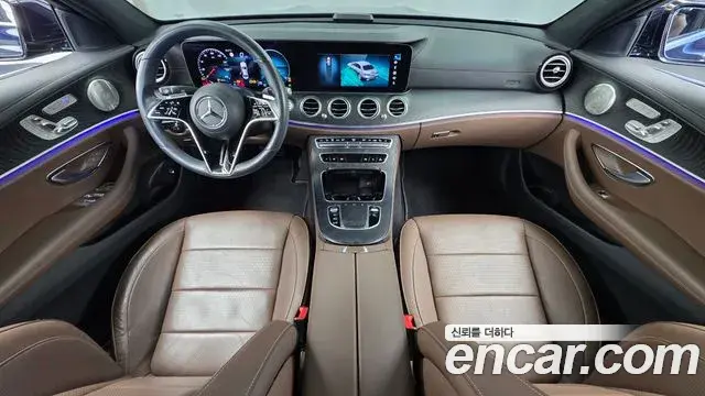 Mercedes-Benz E-Class 2021 — Photo 7/20