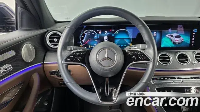 Mercedes-Benz E-Class 2021 — Photo 12/20