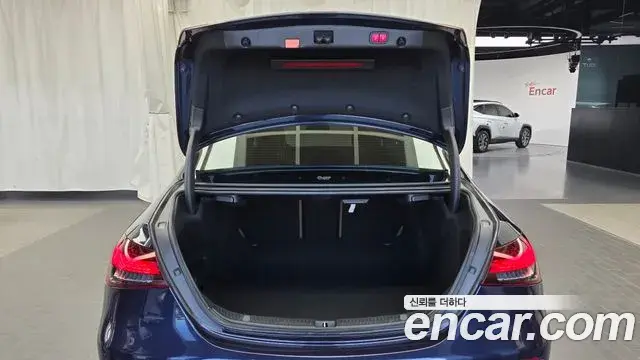 Mercedes-Benz E-Class 2021 — Photo 20/20