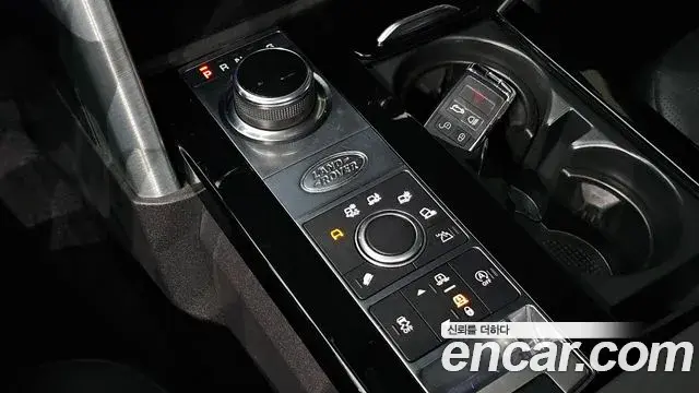 Land Rover Discovery 5 2019 — Photo 9/20