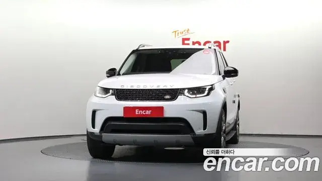Land Rover Discovery 5 2018 — Photo 2/20