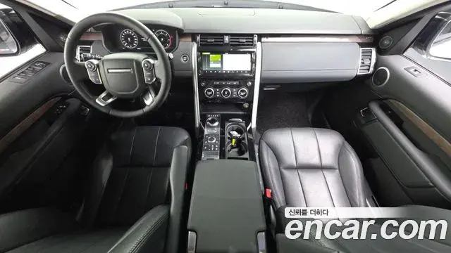 Land Rover Discovery 5 2018 — Photo 9/20