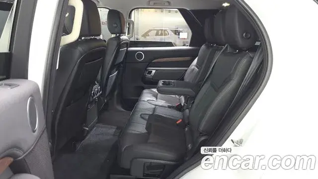 Land Rover Discovery 5 2018 — Photo 10/20