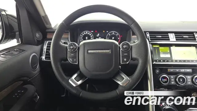Land Rover Discovery 5 2018 — Photo 12/20