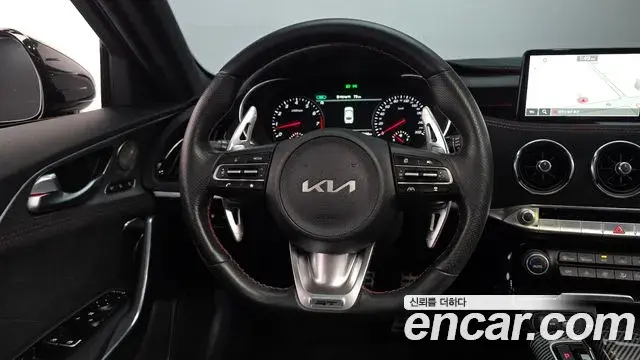 Kia Stinger 2022 — Фото 12/20
