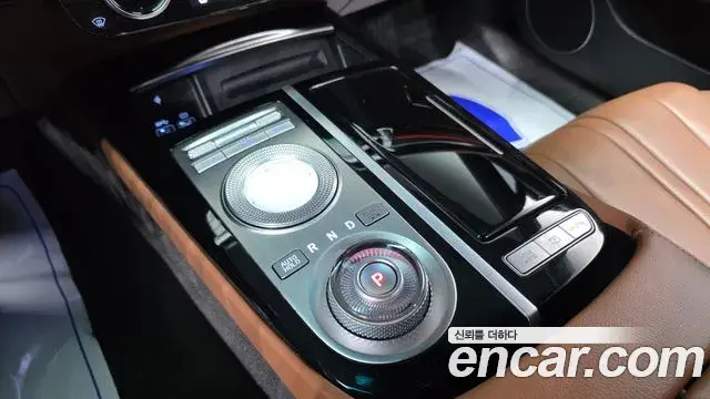 Genesis Electrified G80 2021 — Şəkil 9/20