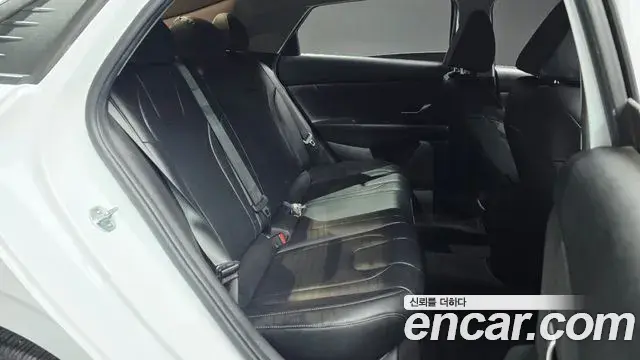 Hyundai Avante 2021 — Photo 11/20