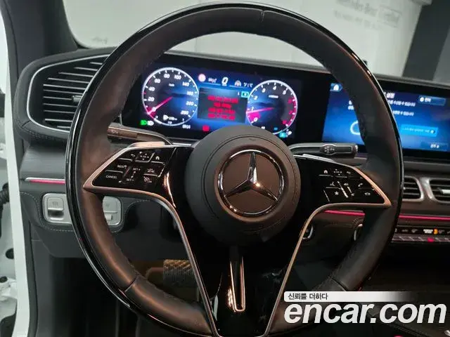 Mercedes-Benz GLE-Class 2026 — Photo 12/16