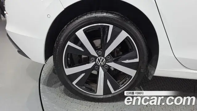 Volkswagen Golf 2025 — Photo 5/20