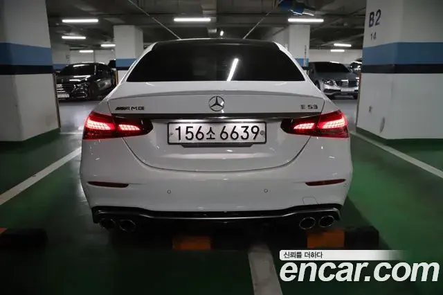 Mercedes-Benz E-Class 2021 — Photo 3/18