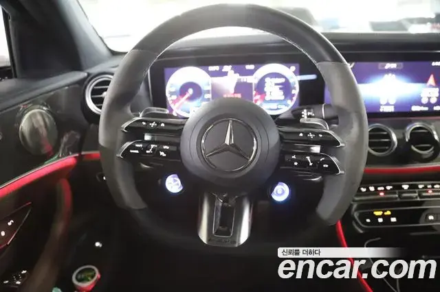 Mercedes-Benz E-Class 2021 — Photo 7/18