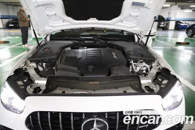Mercedes-Benz E-Class 2021 — Photo 15/18