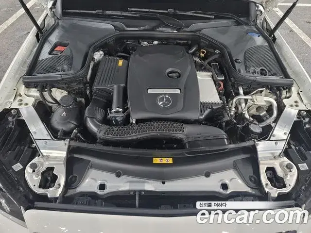 Mercedes-Benz E-Class 2018 — ფოტო 8/18