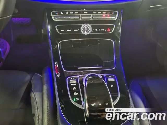 Mercedes-Benz E-Class 2018 — ფოტო 2/18