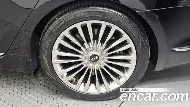 Kia The K9 2021 — Photo 14/20
