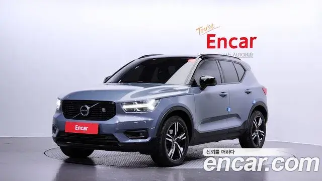 Volvo XC40 2020 — Фото 1/20