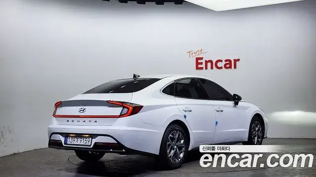 Hyundai Sonata Hybrid 2022 — Photo 10/20