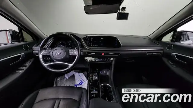 Hyundai Sonata Hybrid 2022 — Photo 9/20