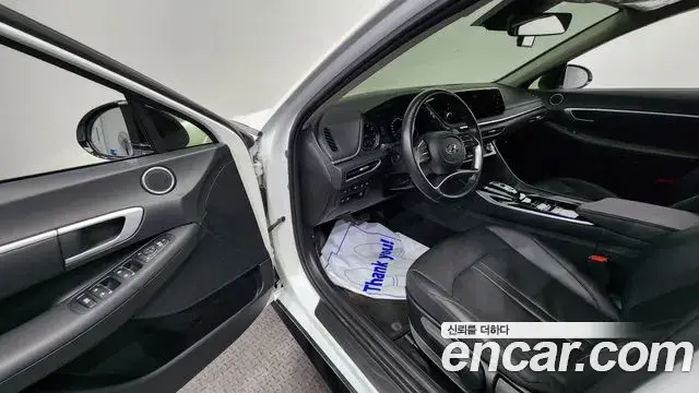 Hyundai Sonata Hybrid 2022 — Photo 17/20