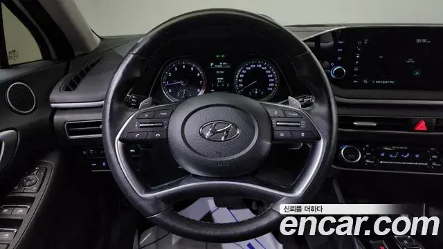 Hyundai Sonata Hybrid 2022 — Photo 8/20