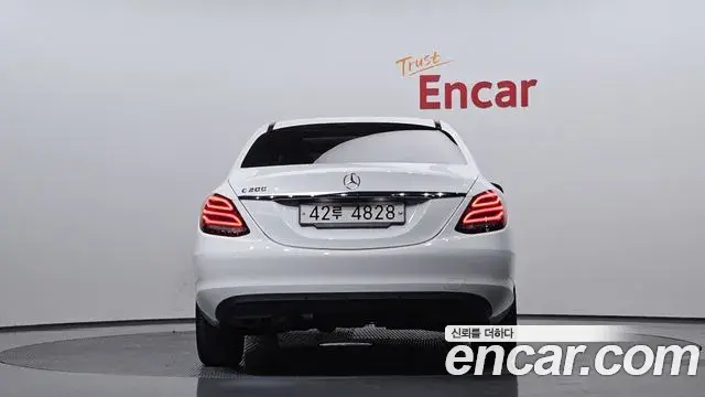 Mercedes-Benz C-Class 2018 — Фото 4/20