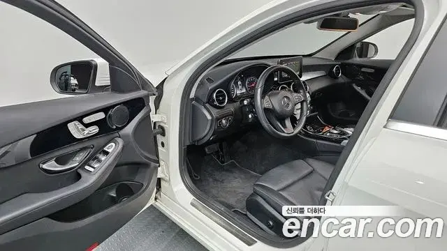 Mercedes-Benz C-Class 2018 — Фото 11/20