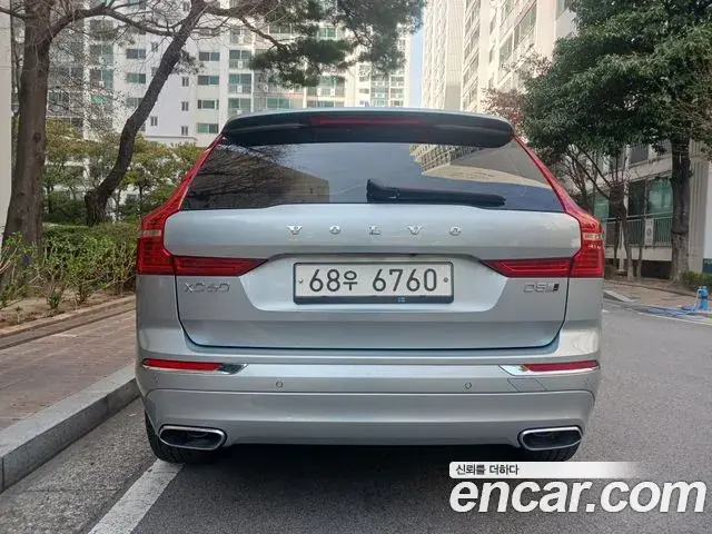 Volvo XC60 2019 — Фото 3/17