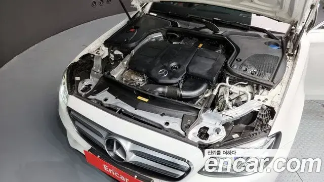 Mercedes-Benz E-Class 2018 — Photo 14/20
