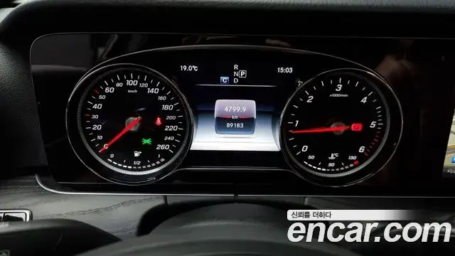 Mercedes-Benz E-Class 2018 — Photo 19/20