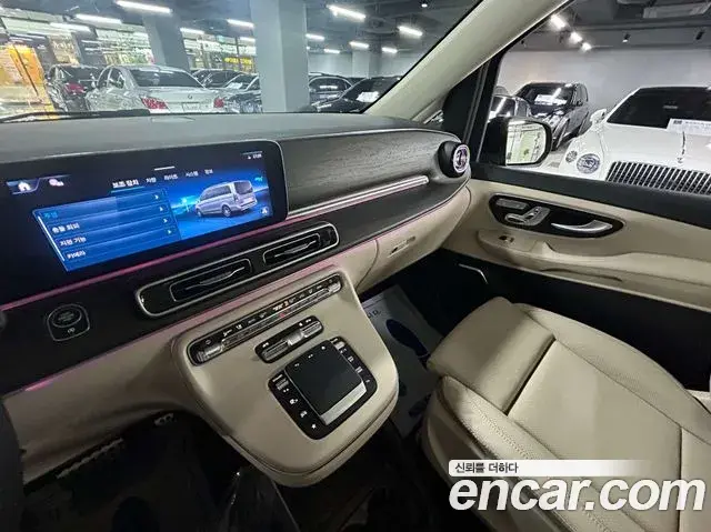 Mercedes-Benz V-Class 2025 — Şəkil 17/20