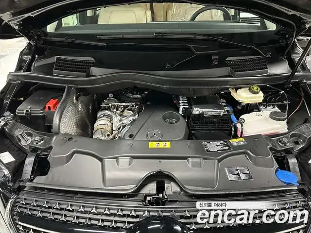 Mercedes-Benz V-Class 2025 — Şəkil 2/20