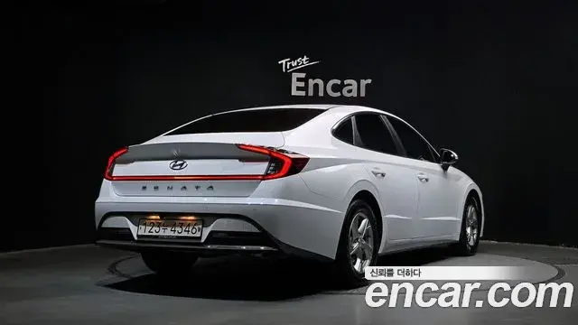 Hyundai Sonata Hybrid 2021 — ფოტო 15/20