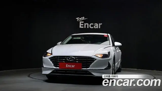 Hyundai Sonata Hybrid 2021 — ფოტო 17/20
