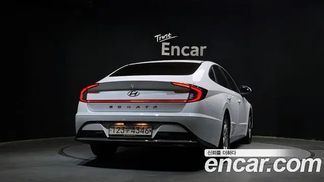 Hyundai Sonata Hybrid 2021 — ფოტო 11/20