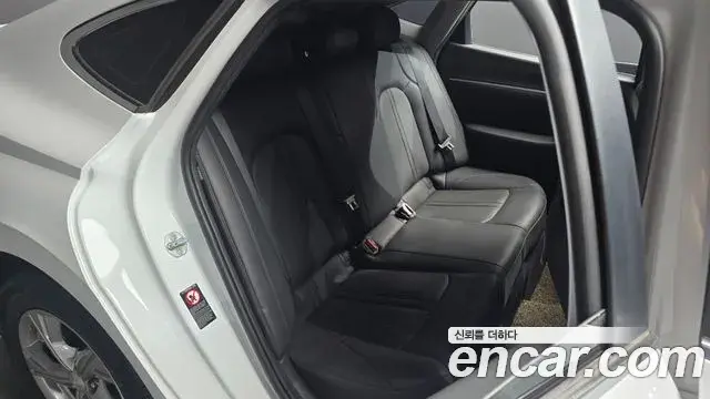 Hyundai Sonata Hybrid 2021 — ფოტო 8/20