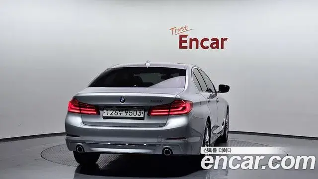 BMW 5 Series 2020 — ფოტო 5/20