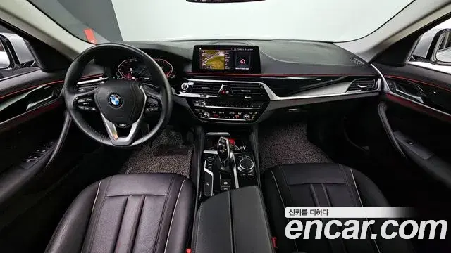 BMW 5 Series 2020 — ფოტო 19/20