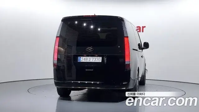 Hyundai Staria 2023 — Photo 4/20