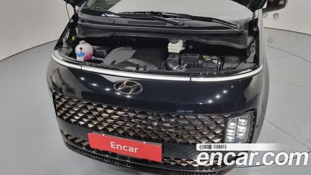 Hyundai Staria 2023 — Photo 6/20