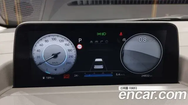 Hyundai Staria 2023 — Photo 8/20
