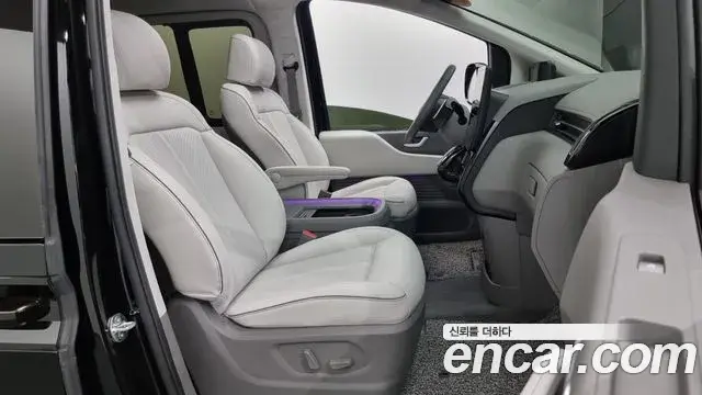 Hyundai Staria 2023 — Photo 10/20