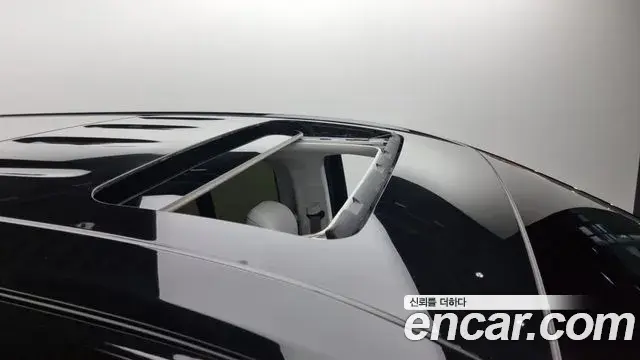 Hyundai Staria 2023 — Photo 19/20